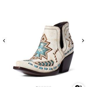 Ariat Dixon Ankle Booties